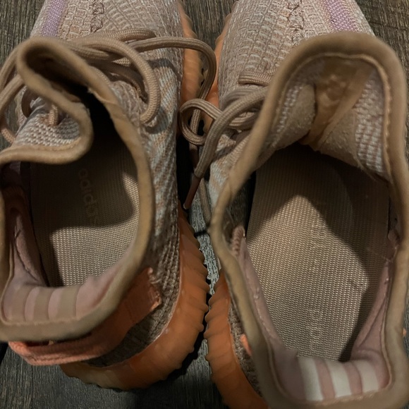 Used Yeezy 360 woman’s size 7.5 - Picture 3 of 4